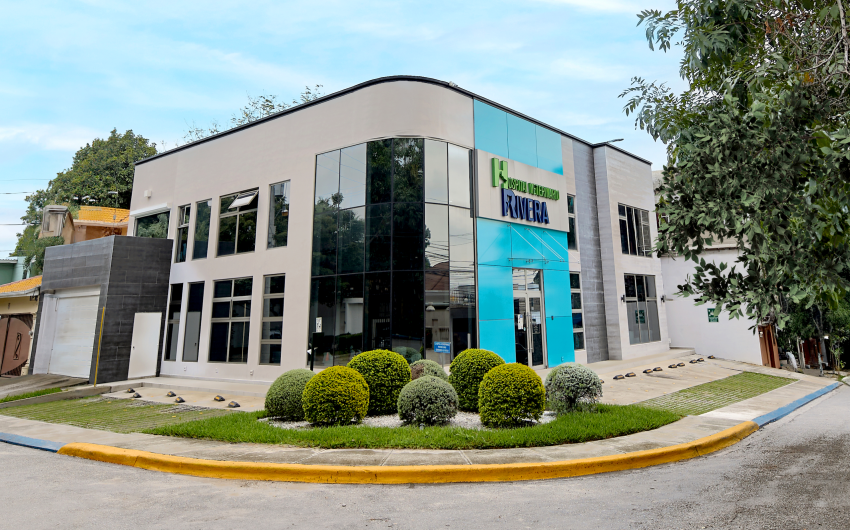 Fachada hospital rio de Piedras